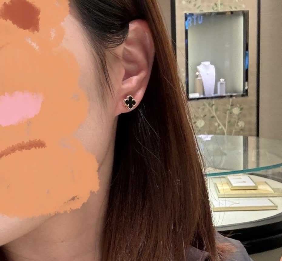 Van Cleef & Arpels Alhambra Earrings